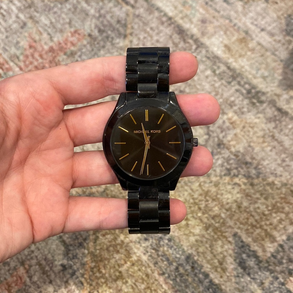 Women’s Michael Kora slim runway black watch MK3221